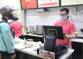 Nhân viên cửa hàng