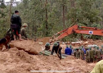 Cứu hộ bão lũ Rào Trăng 3