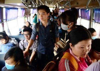 Sinh viên phản ứng đi học 6h